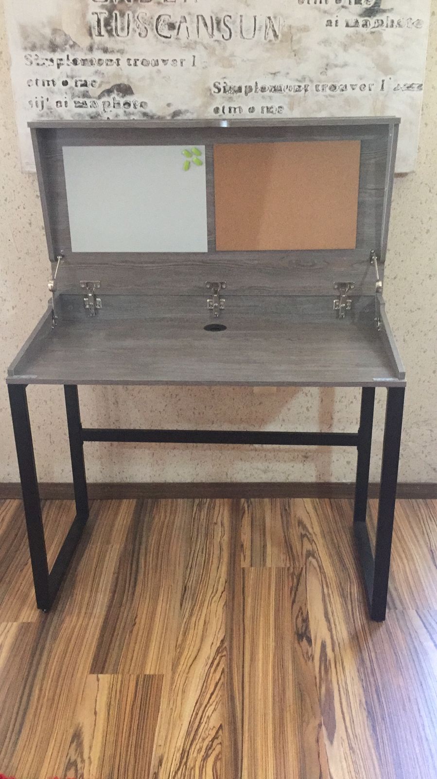 Escritorio gris en venta en Tesoros Bazar